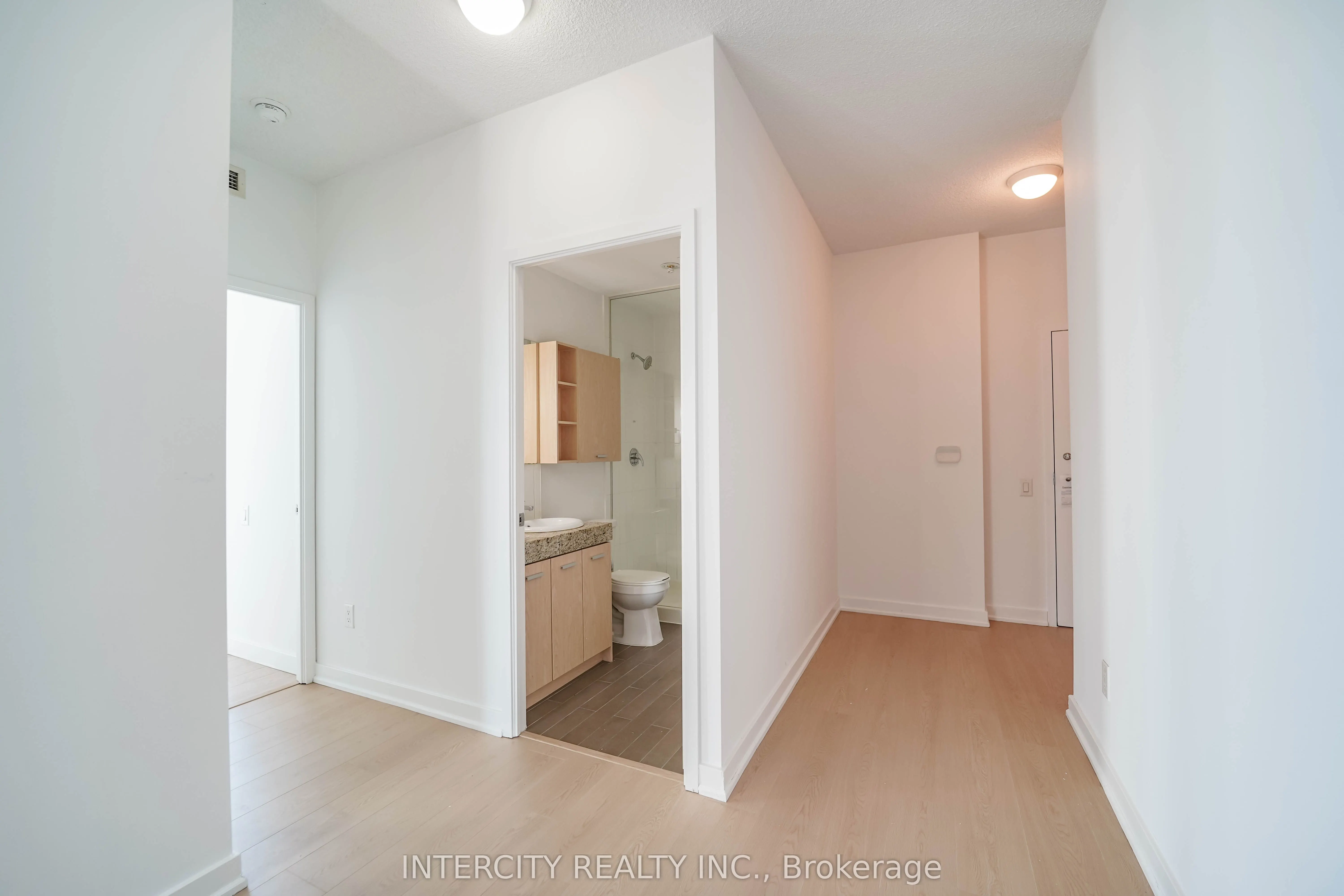 29 Singer Court, #3002