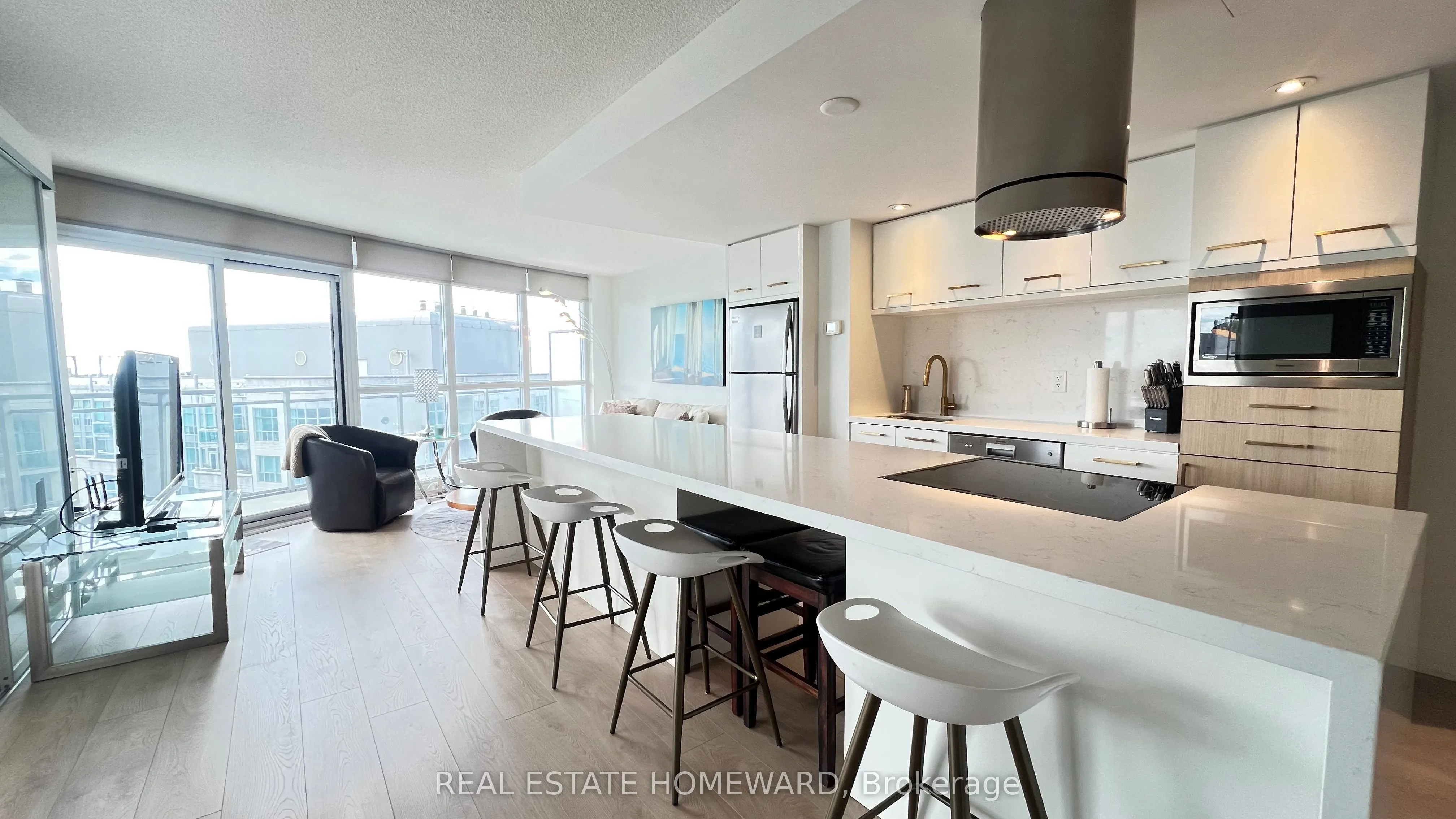 38 Dan Leckie Way, #1512