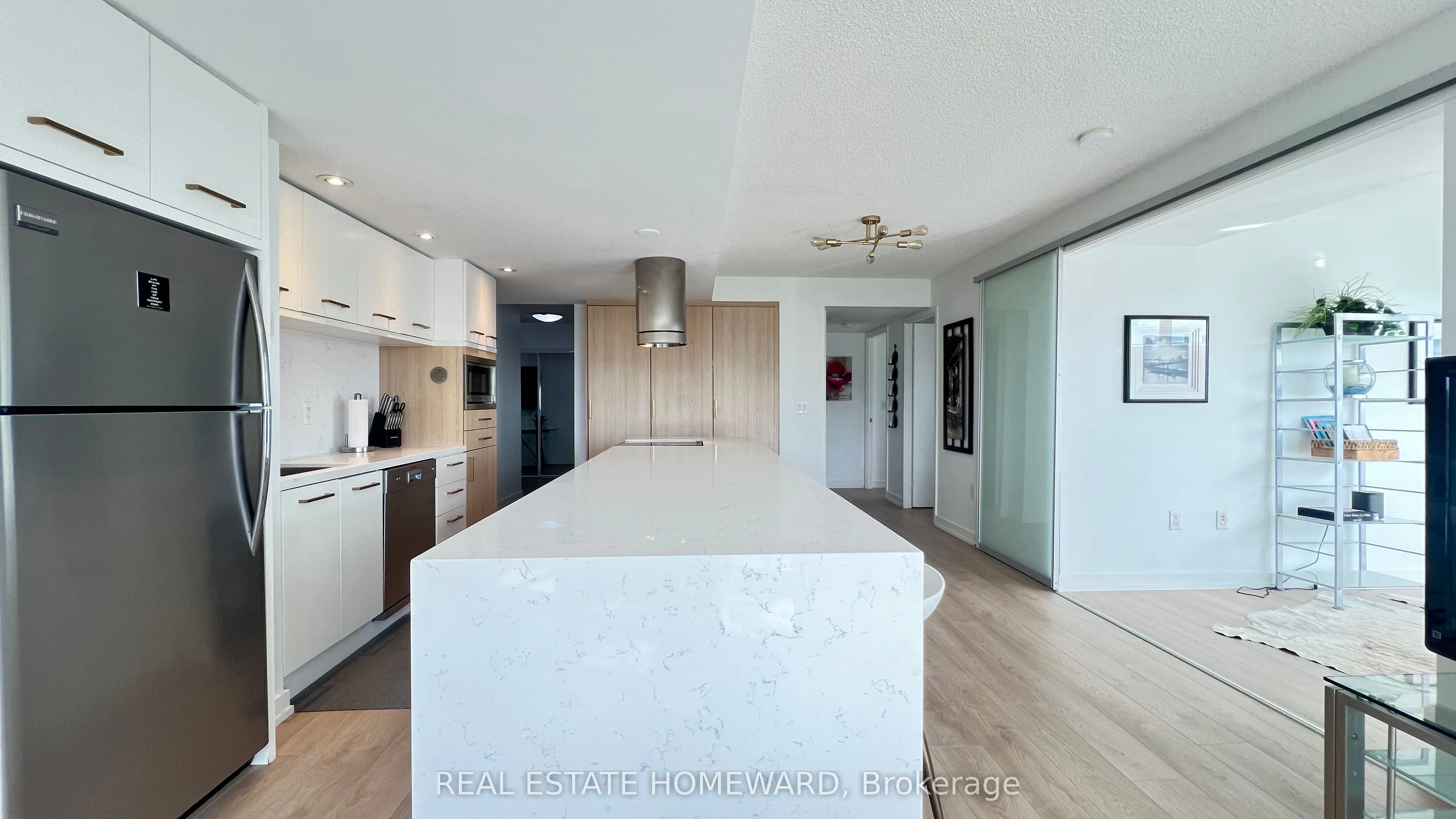 38 Dan Leckie Way, #1512