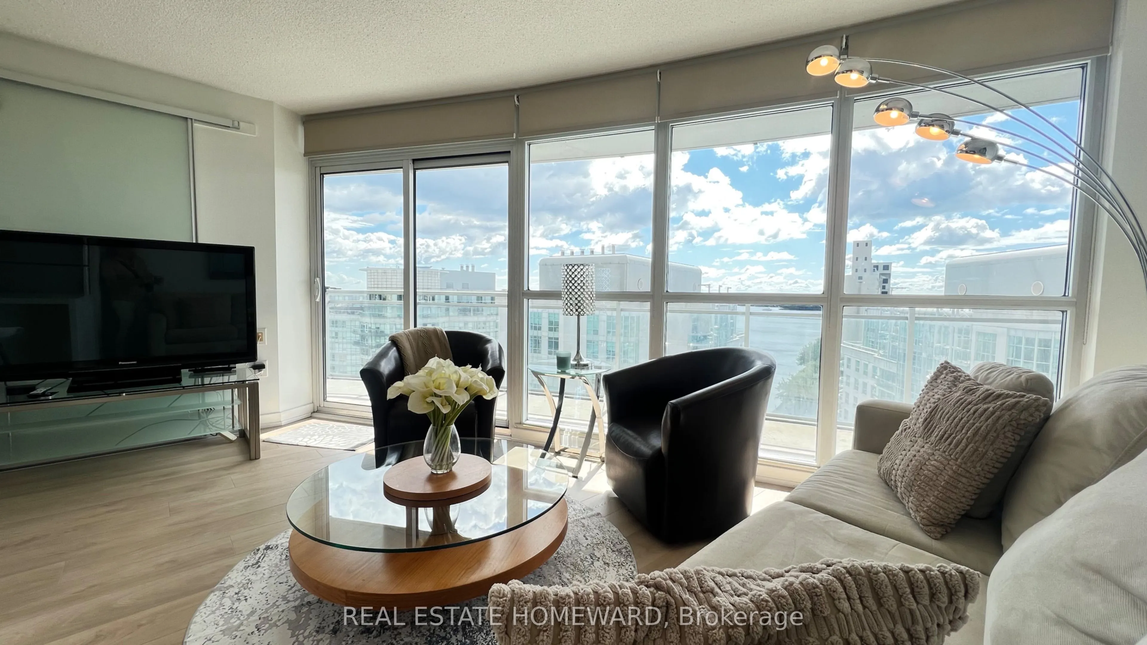 38 Dan Leckie Way, #1512