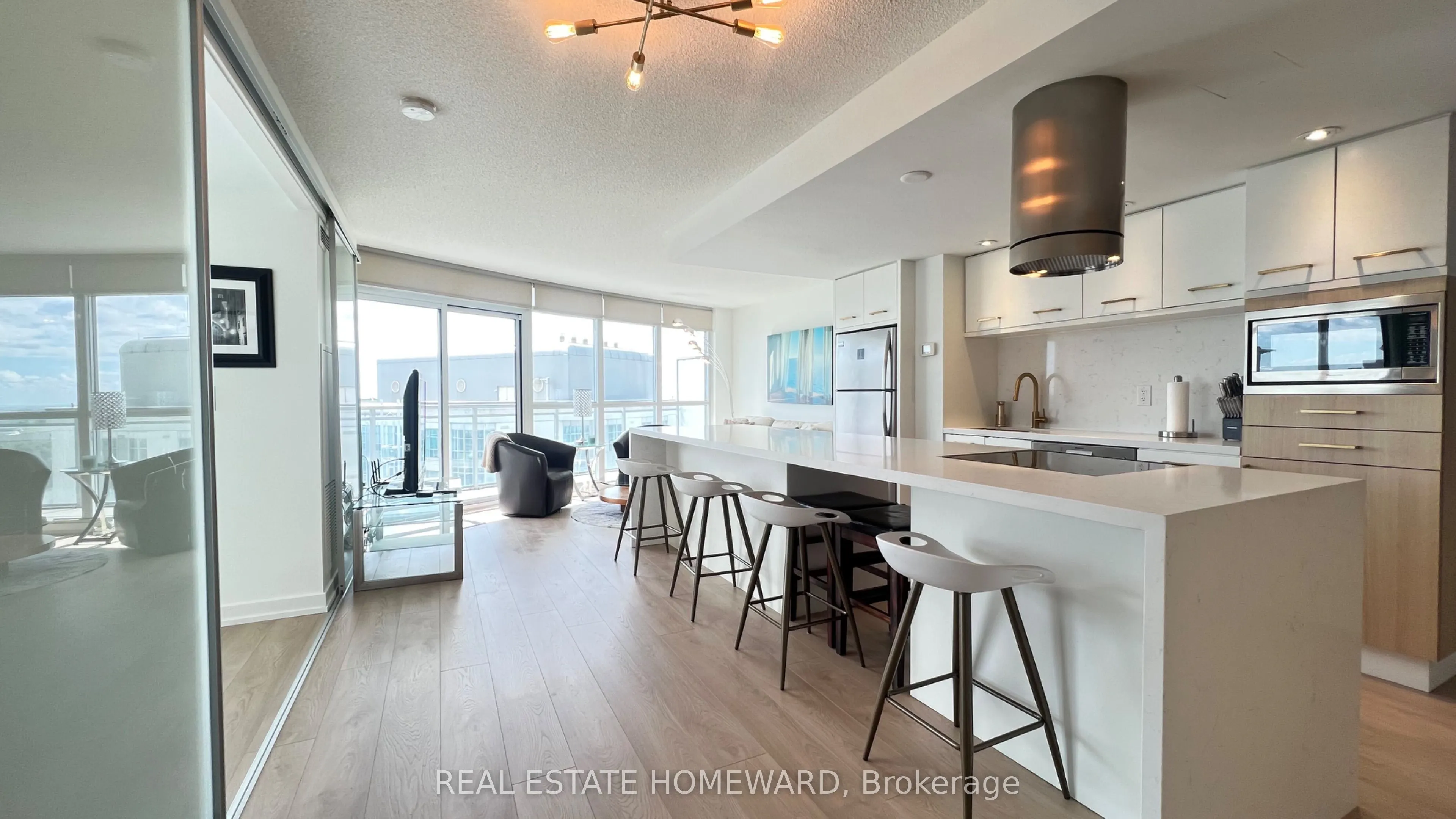 38 Dan Leckie Way, #1512