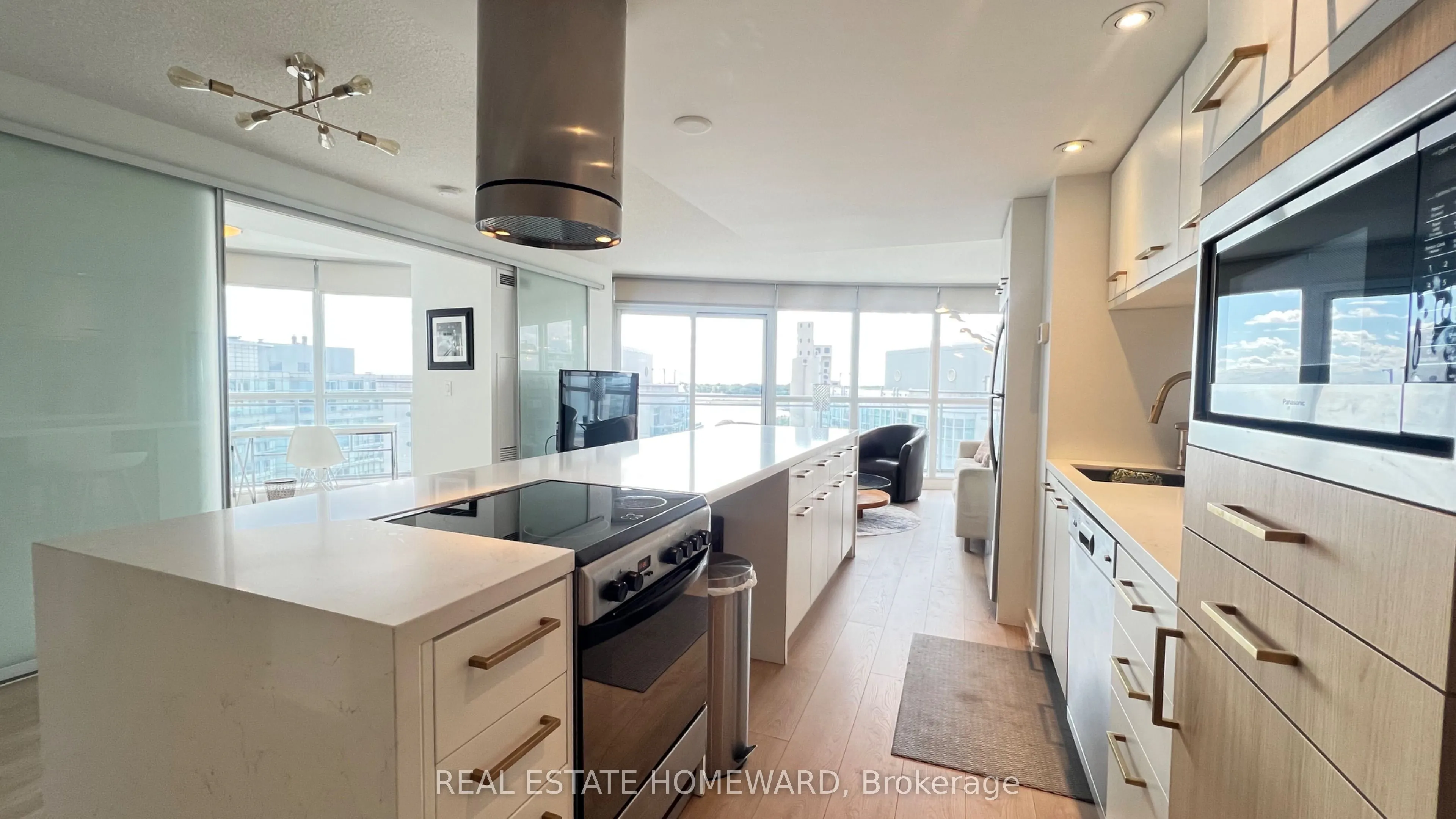 38 Dan Leckie Way, #1512