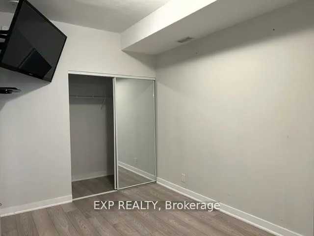 120 Parliament Street, #1601