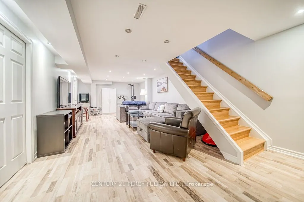 57 Golden Appleway, #111