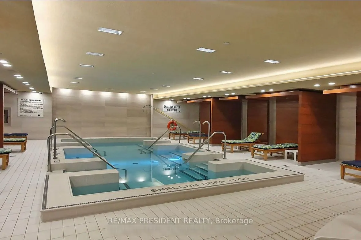 29 Queens Quay E, #802