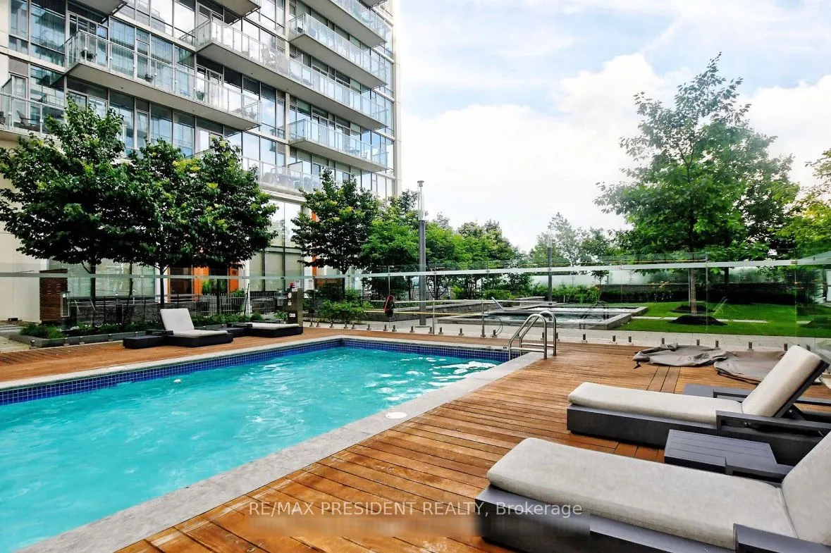 29 Queens Quay E, #802