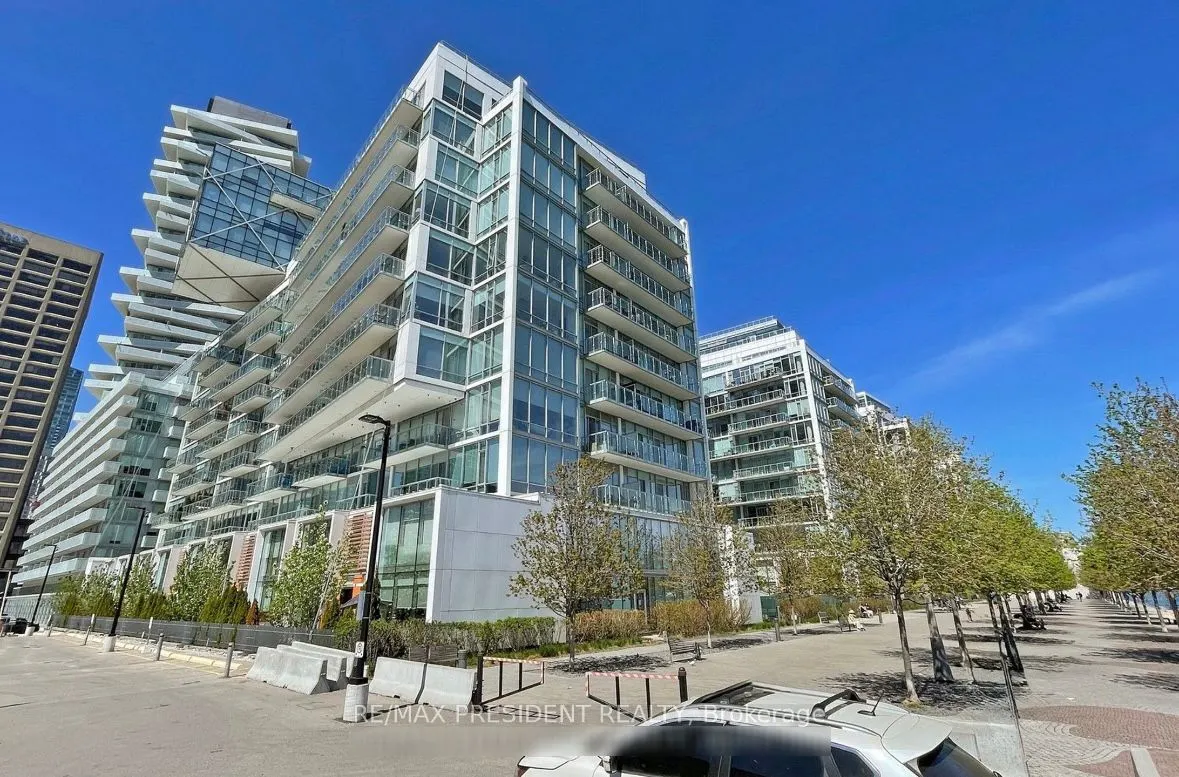 29 Queens Quay E, #802