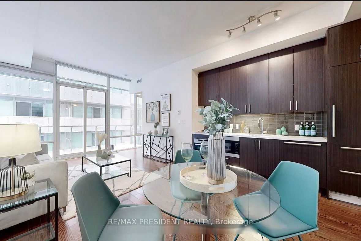 29 Queens Quay E, #802
