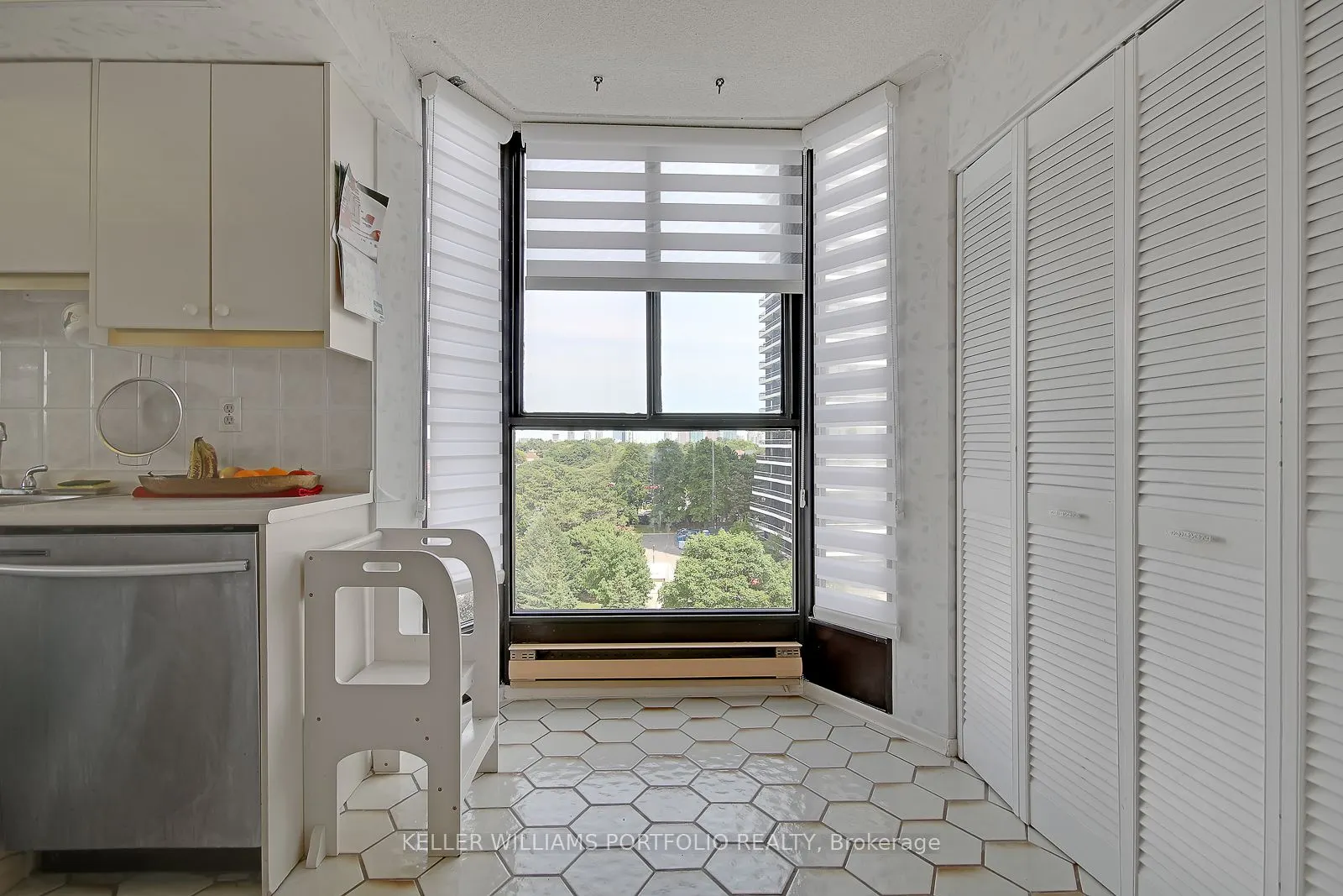 100 Antibes Drive, #702