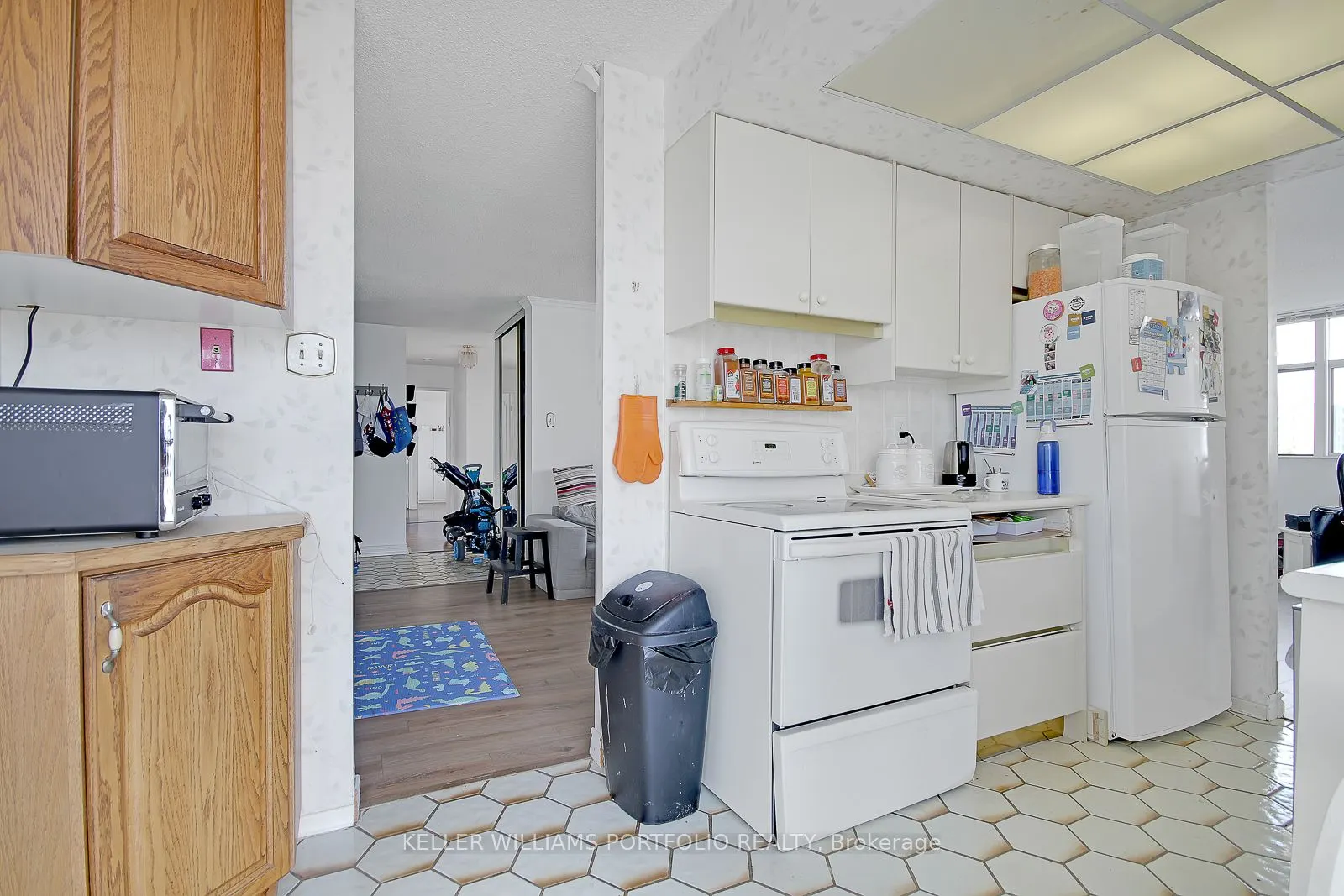 100 Antibes Drive, #702