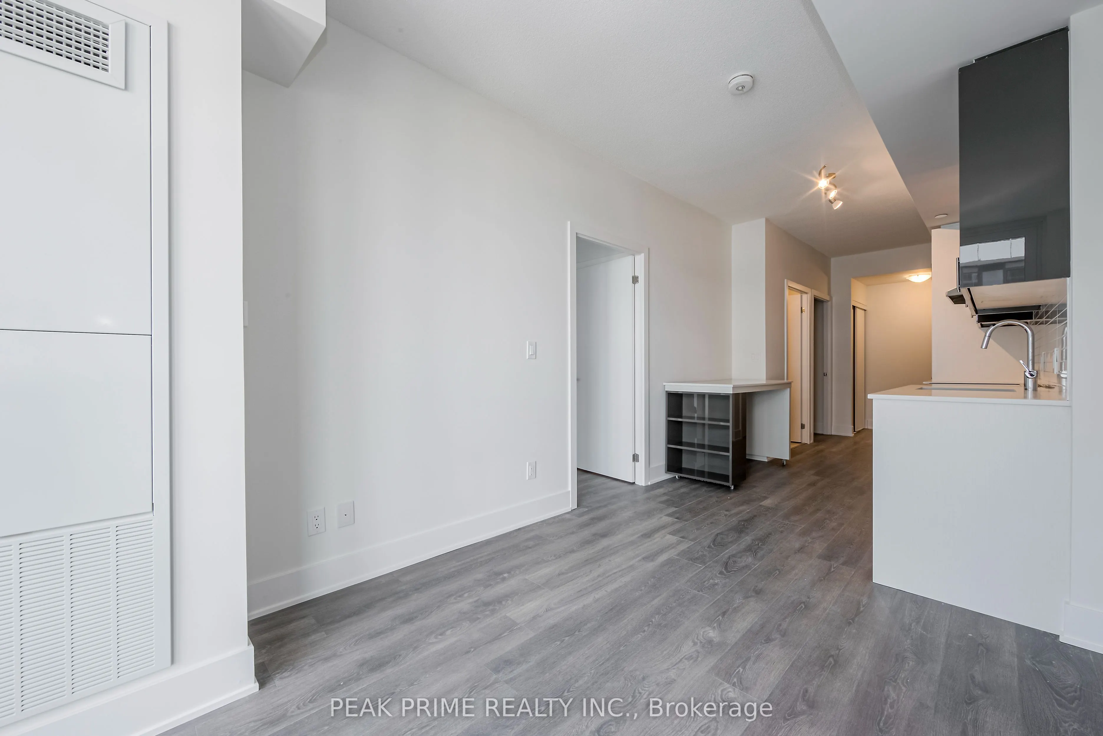 188 Fairview Mall Drive, #1816