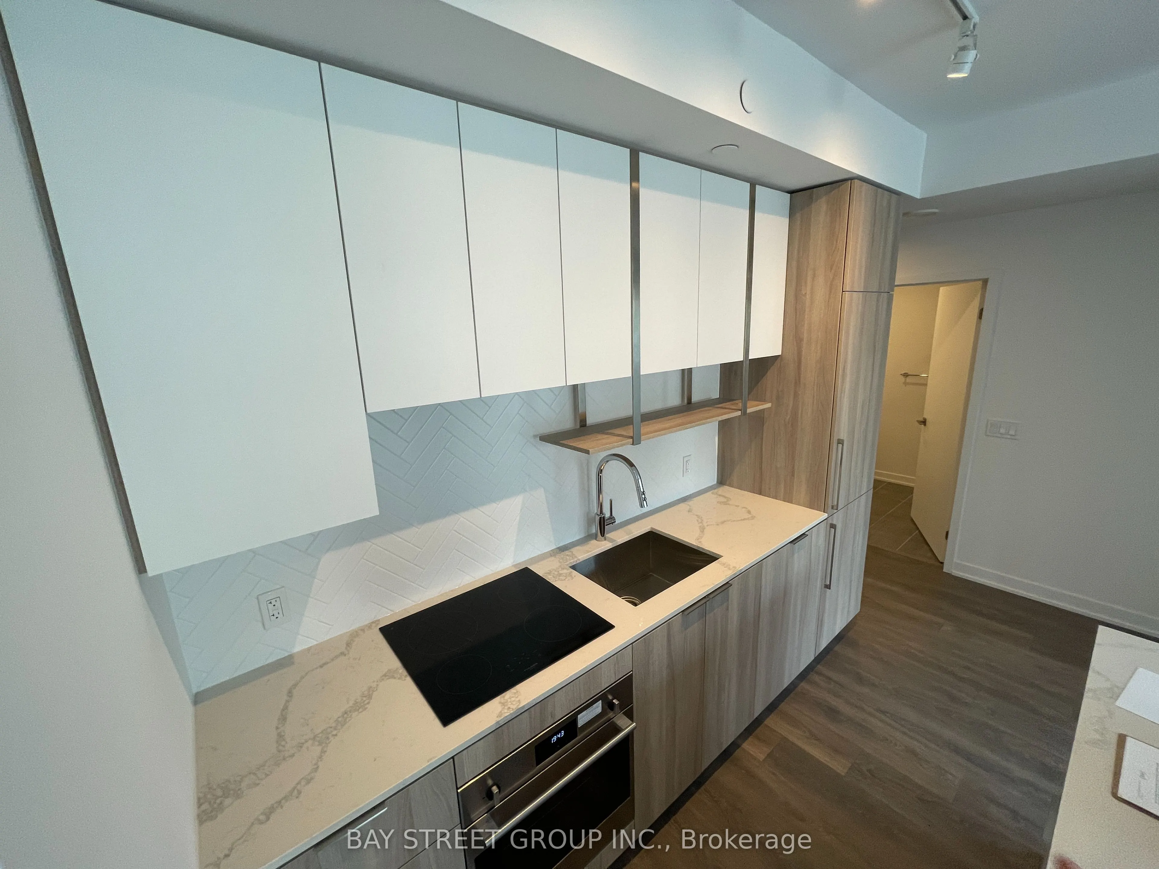 15 Holmes Avenue, #904