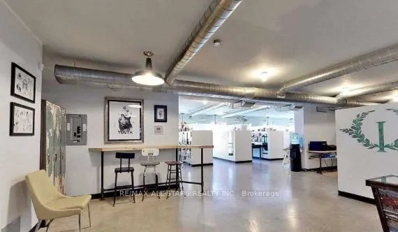 1269 Dundas Street W, #200
