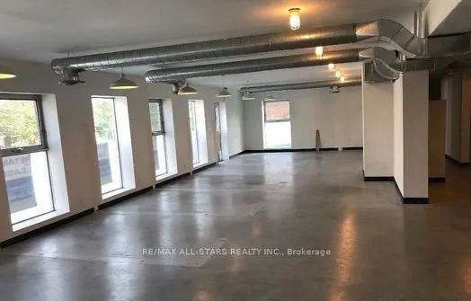 1269 Dundas Street W, #200