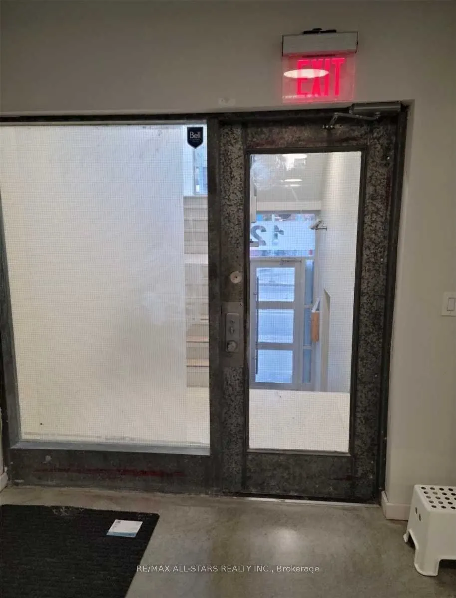 1269 Dundas Street W, #200