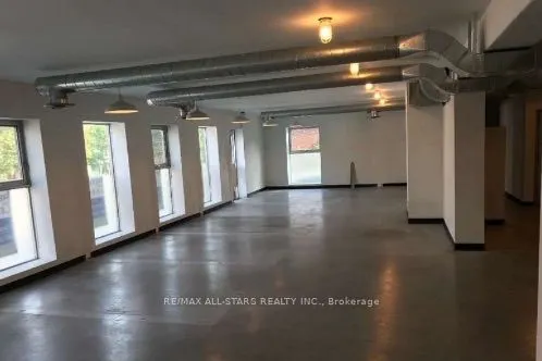 1269 Dundas Street W, #200