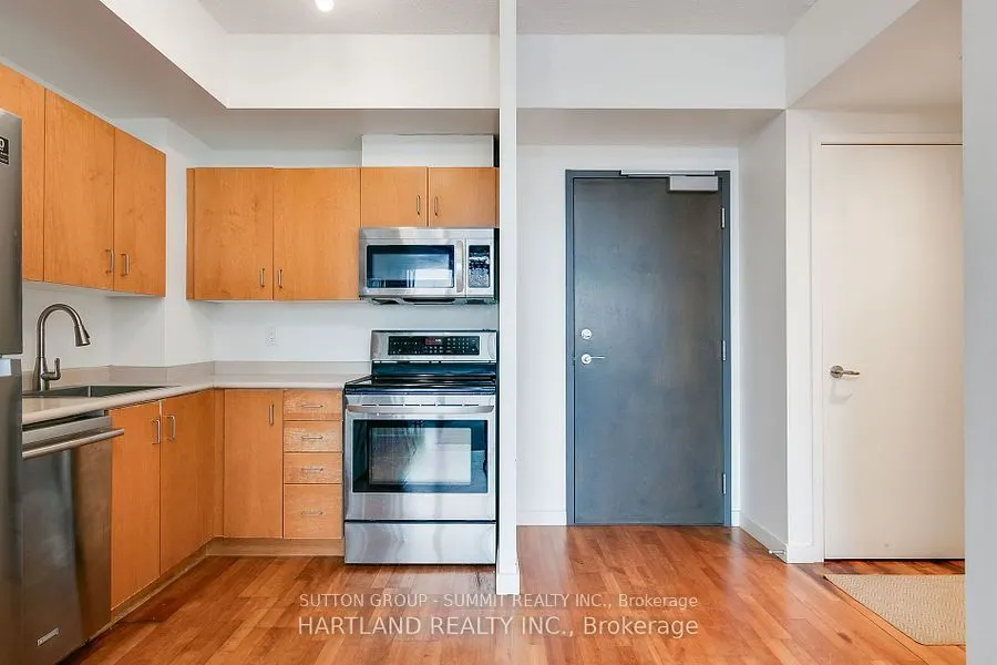 281 Mutual Street N, #1706