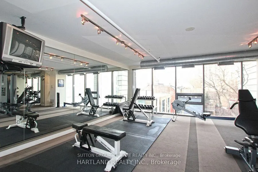 281 Mutual Street N, #1706