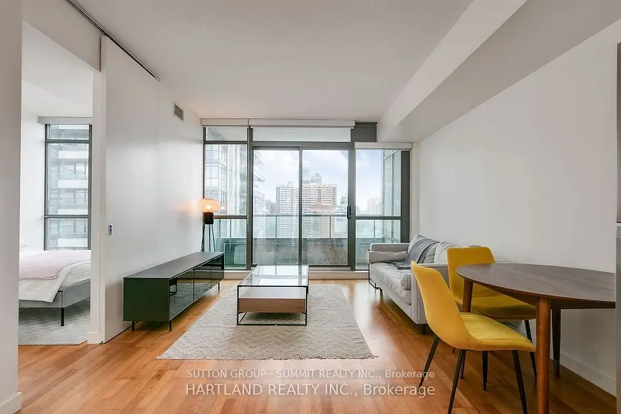 281 Mutual Street N, #1706