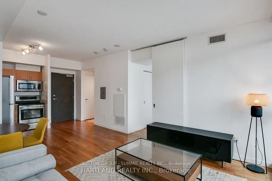 281 Mutual Street N, #1706