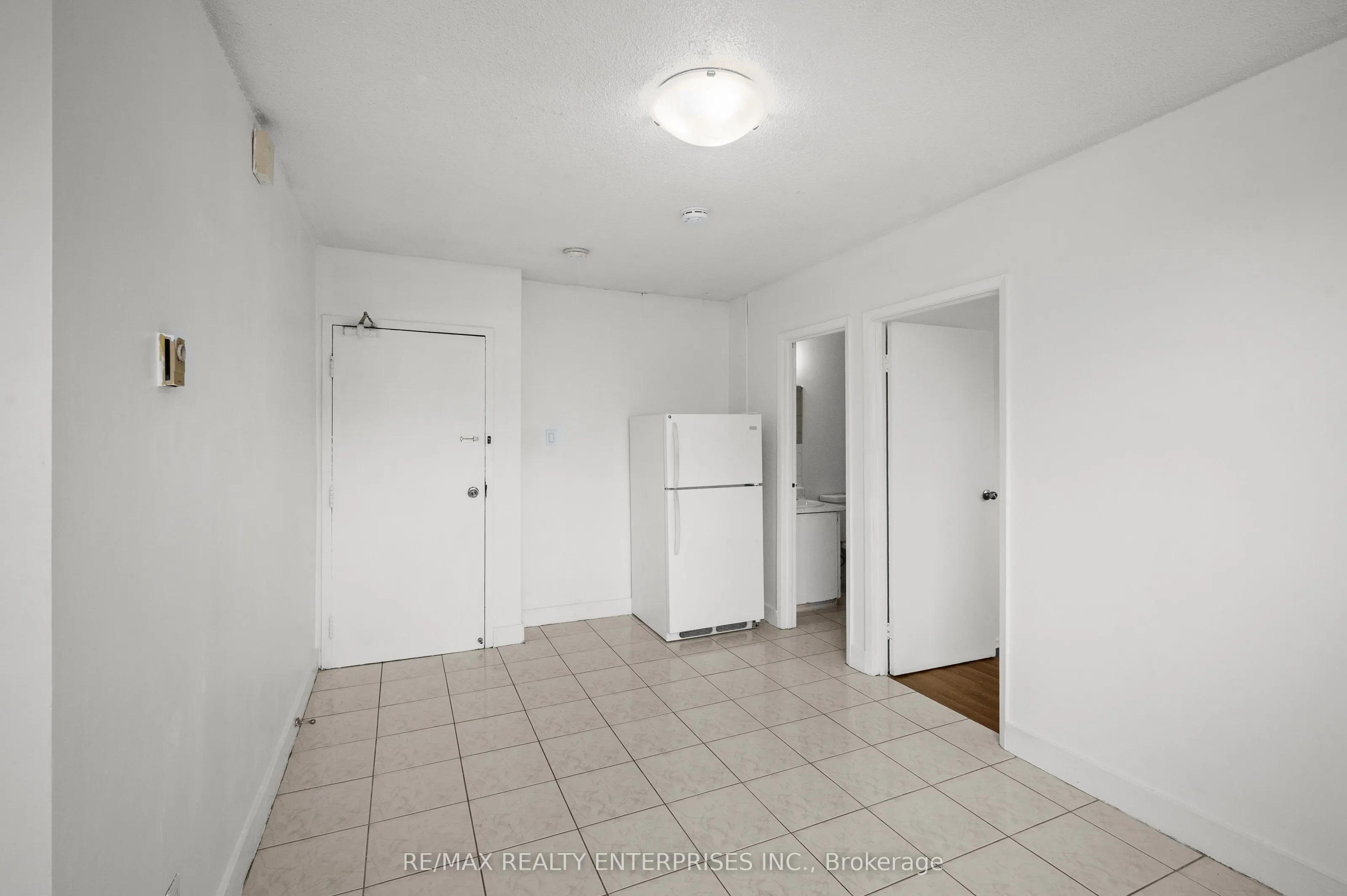 638 Dufferin Street, #4