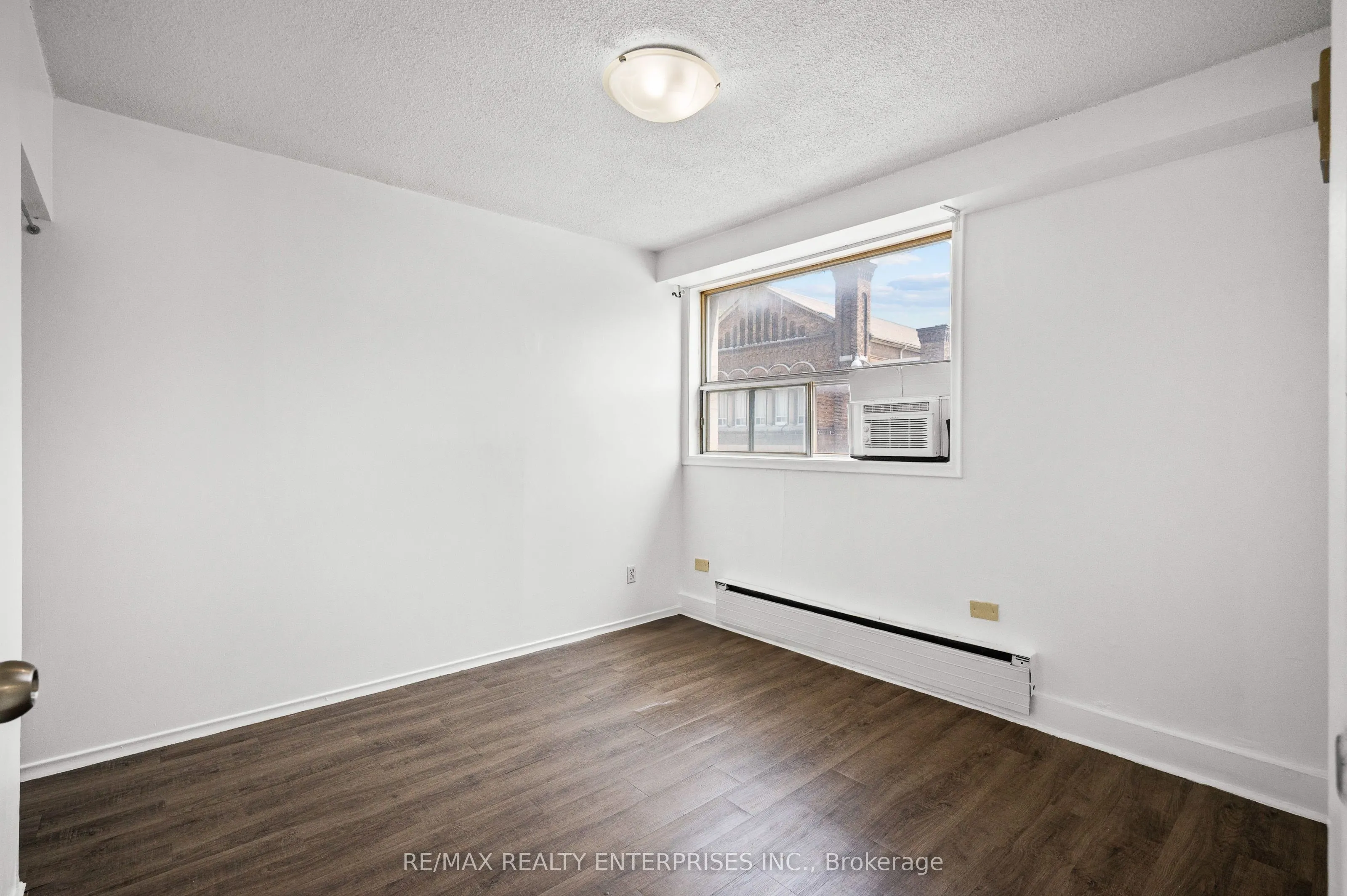 638 Dufferin Street, #4