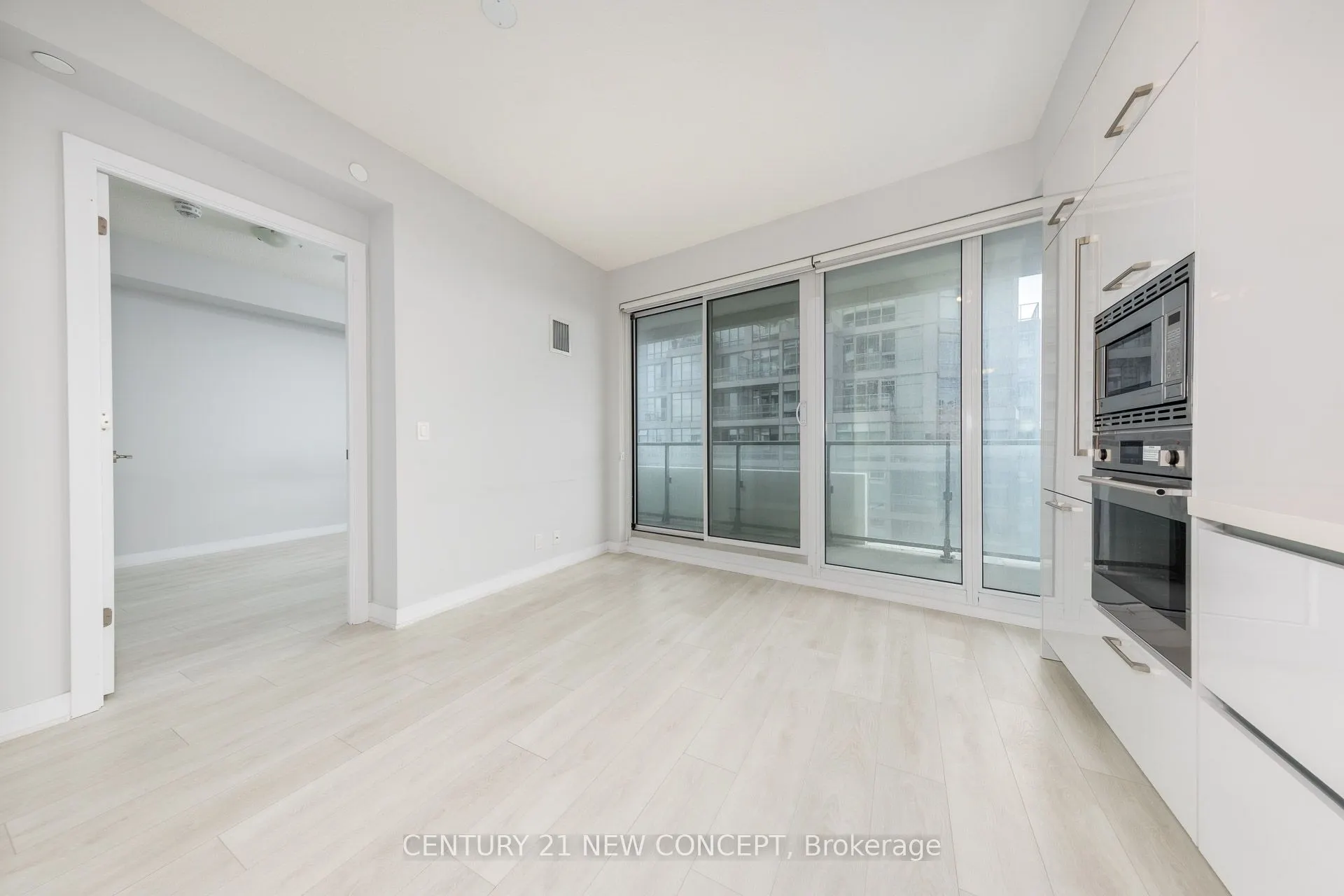 2221 Yonge Street, #3906