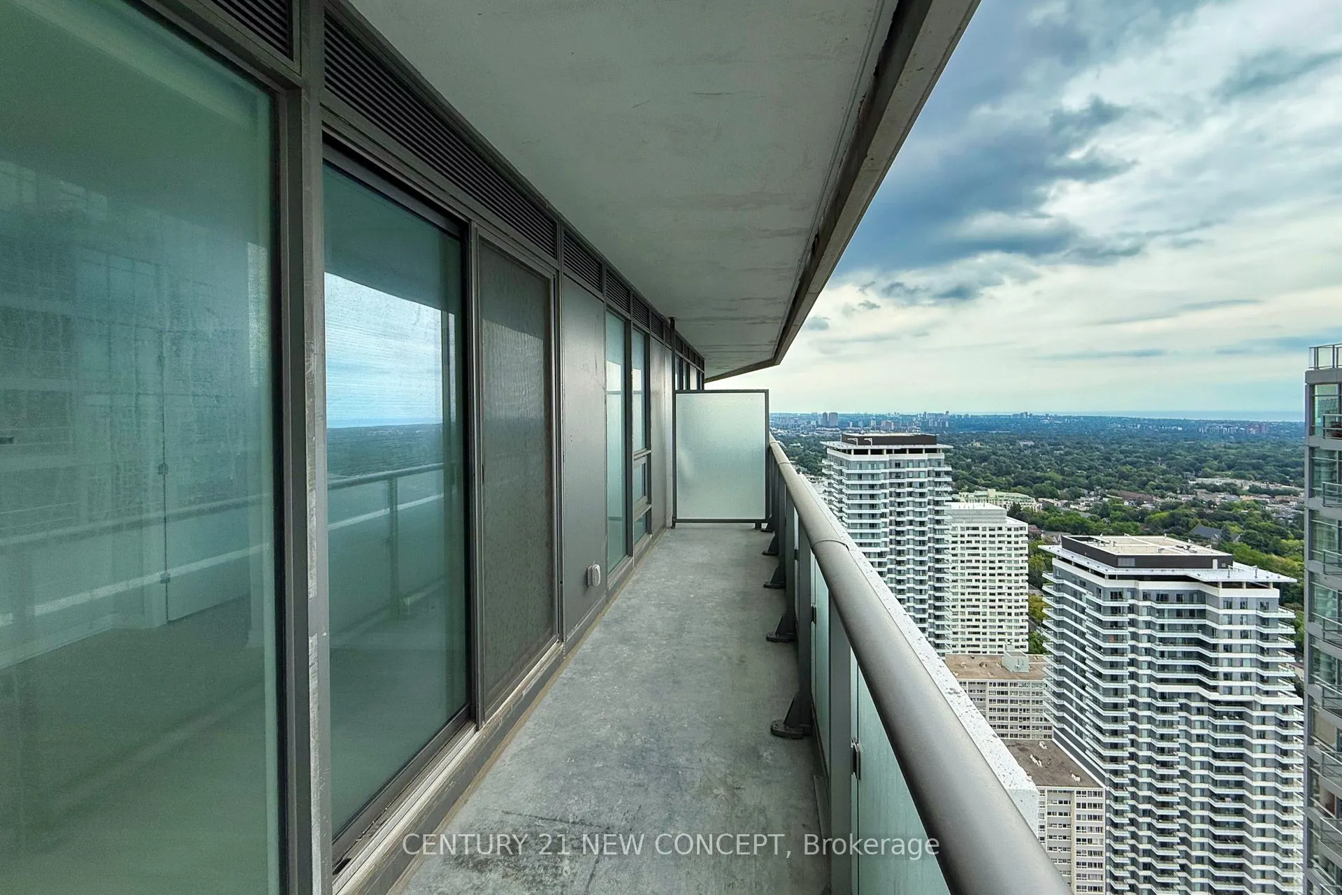 2221 Yonge Street, #3906