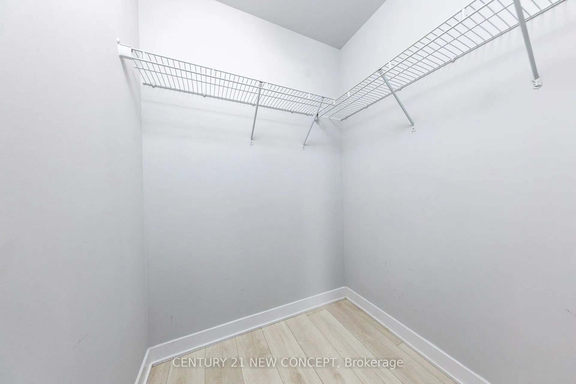2221 Yonge Street, #3906