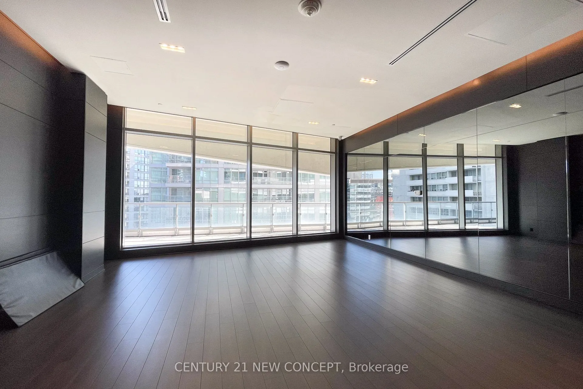 2221 Yonge Street, #3906