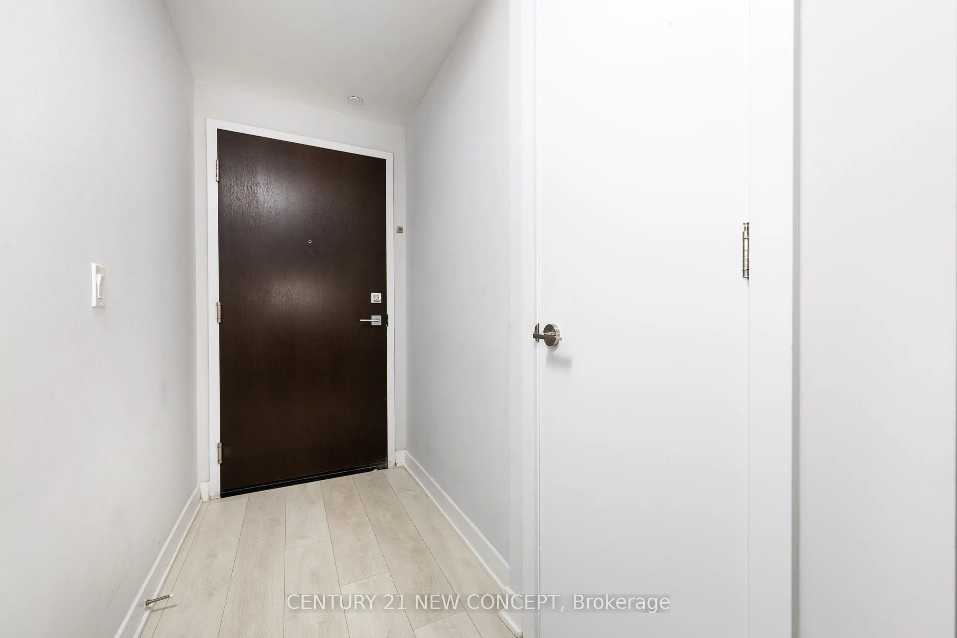 2221 Yonge Street, #3906