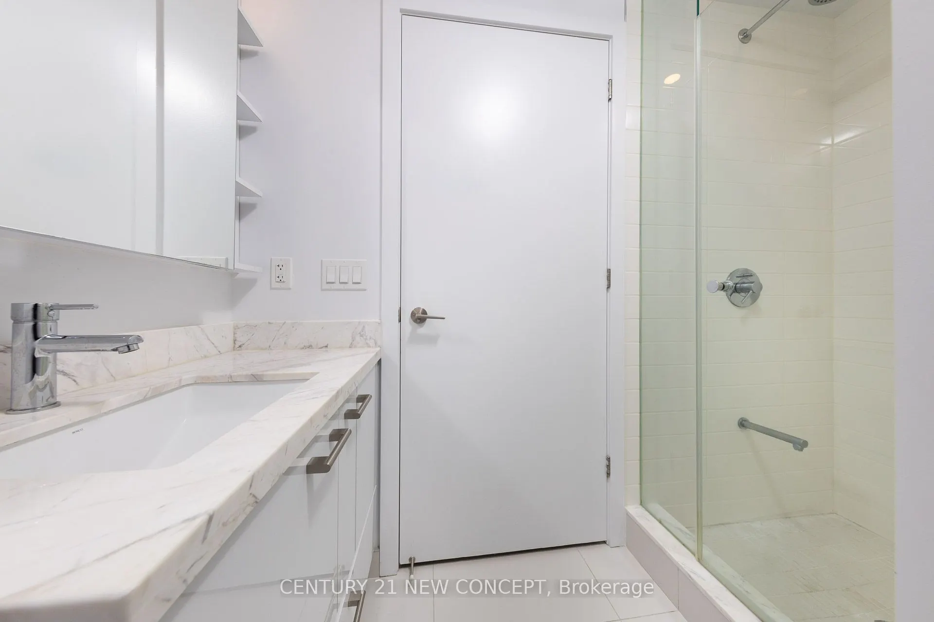 2221 Yonge Street, #3906
