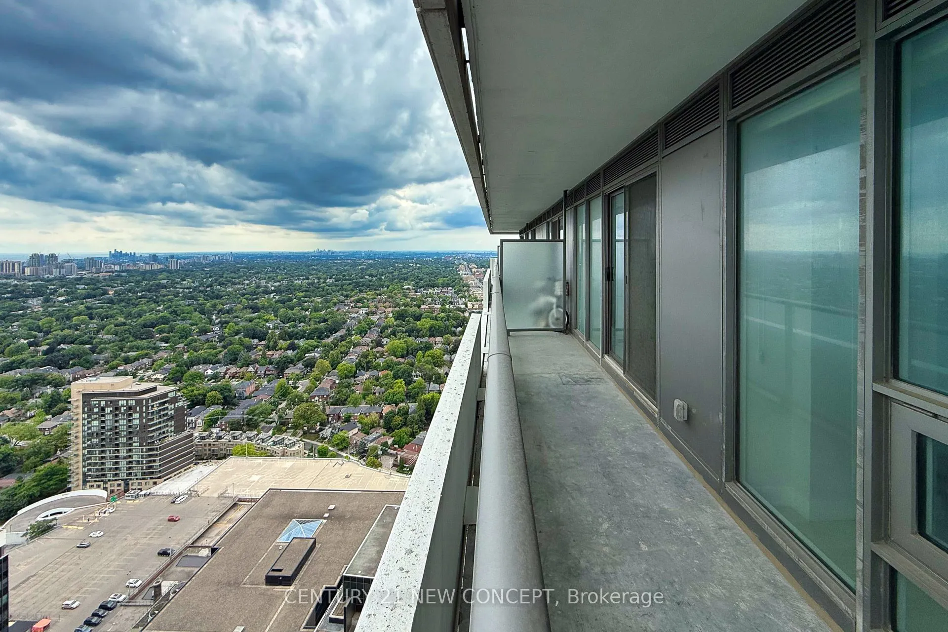 2221 Yonge Street, #3906