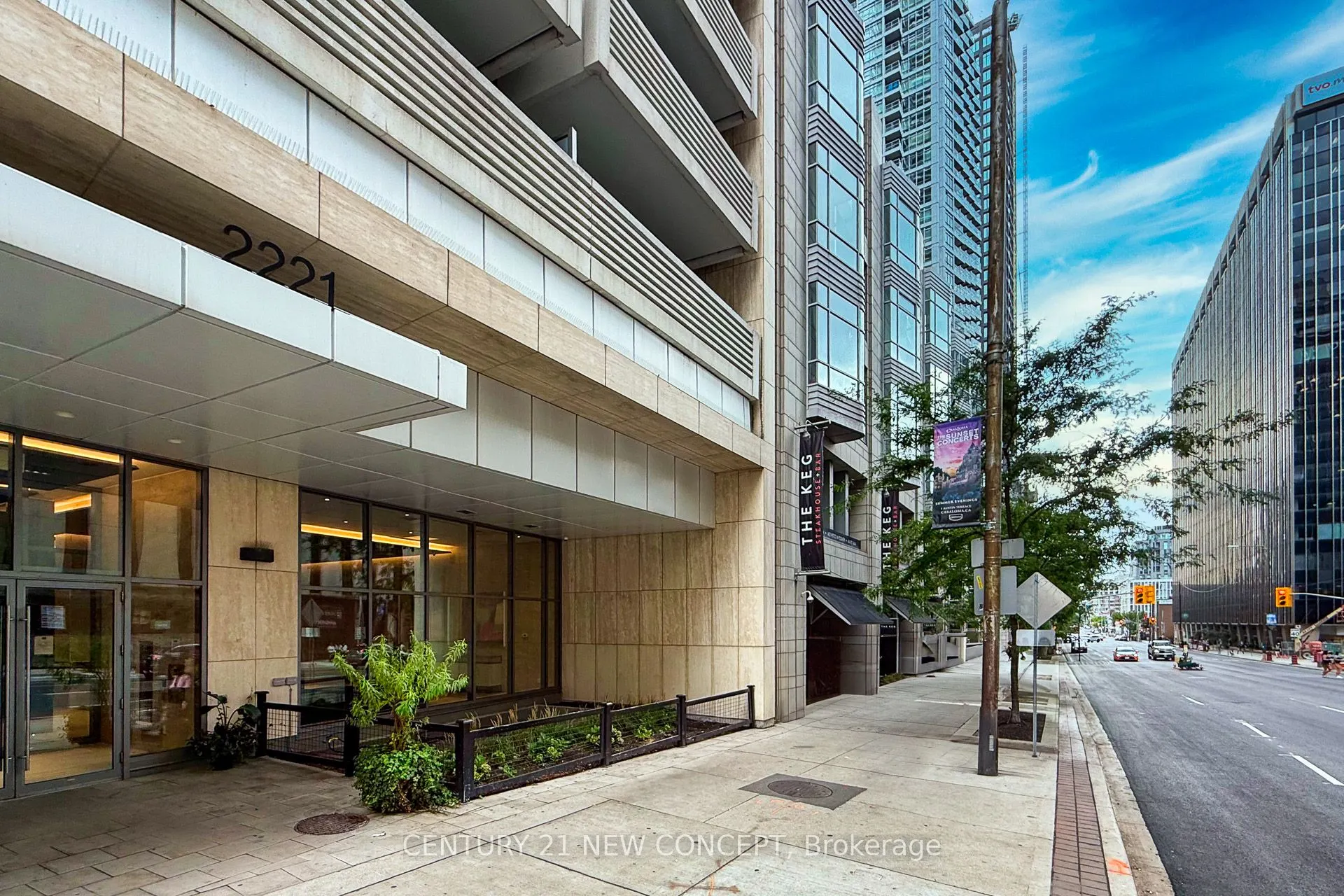 2221 Yonge Street, #3906