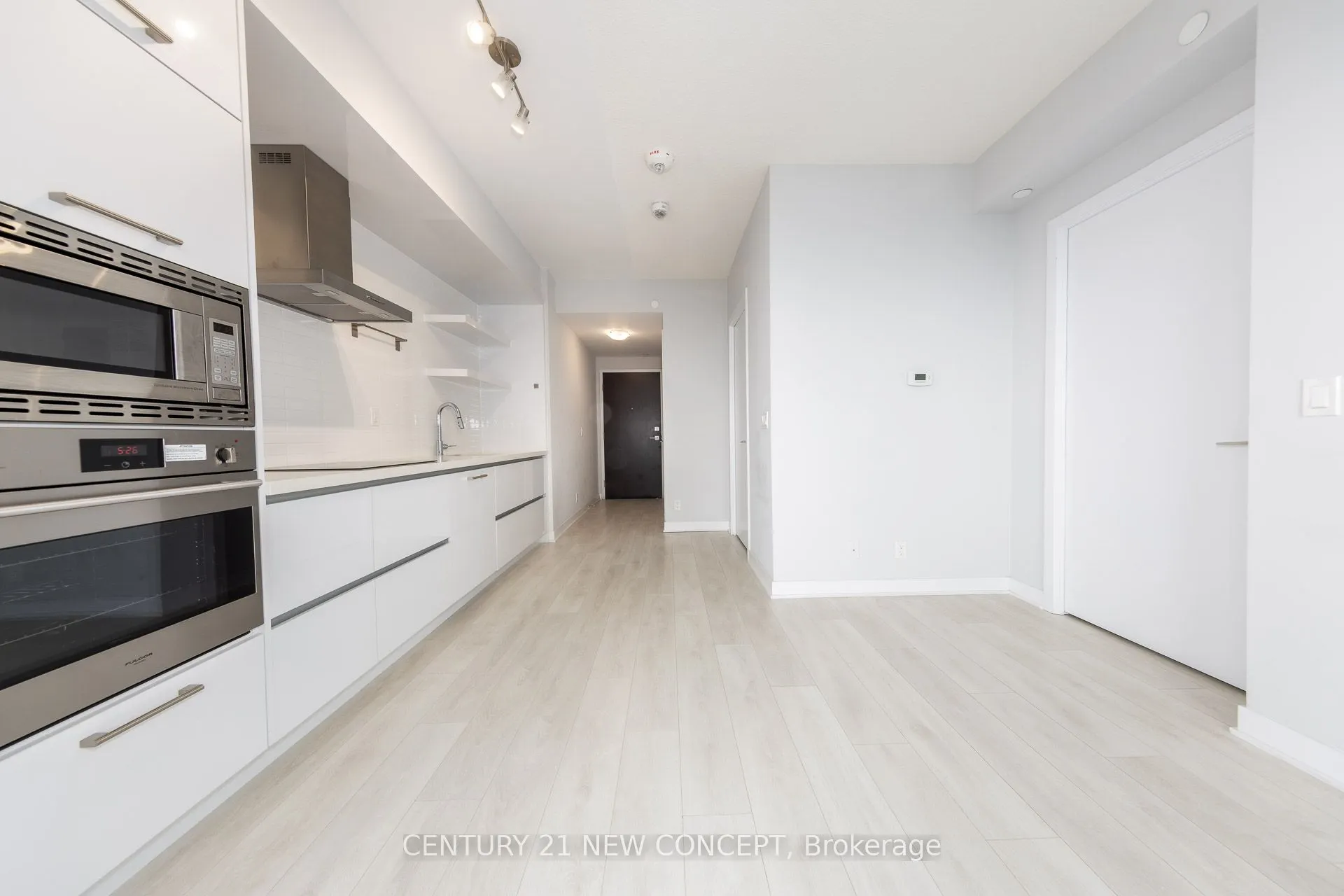 2221 Yonge Street, #3906