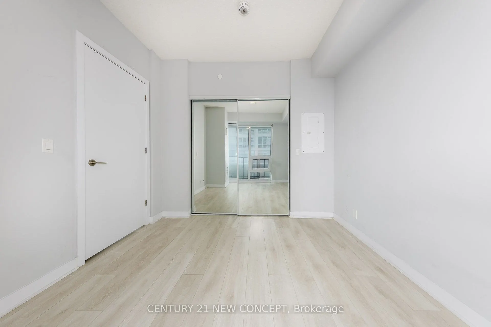 2221 Yonge Street, #3906