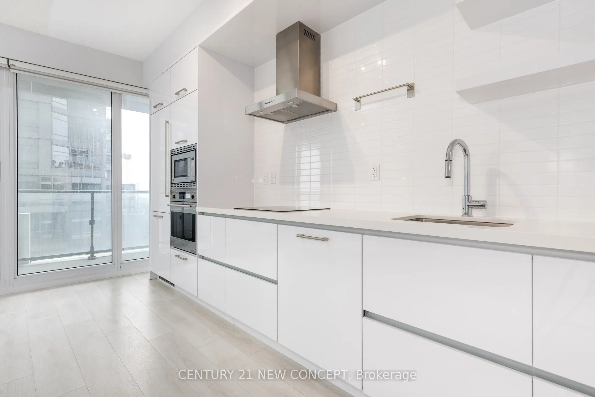 2221 Yonge Street, #3906