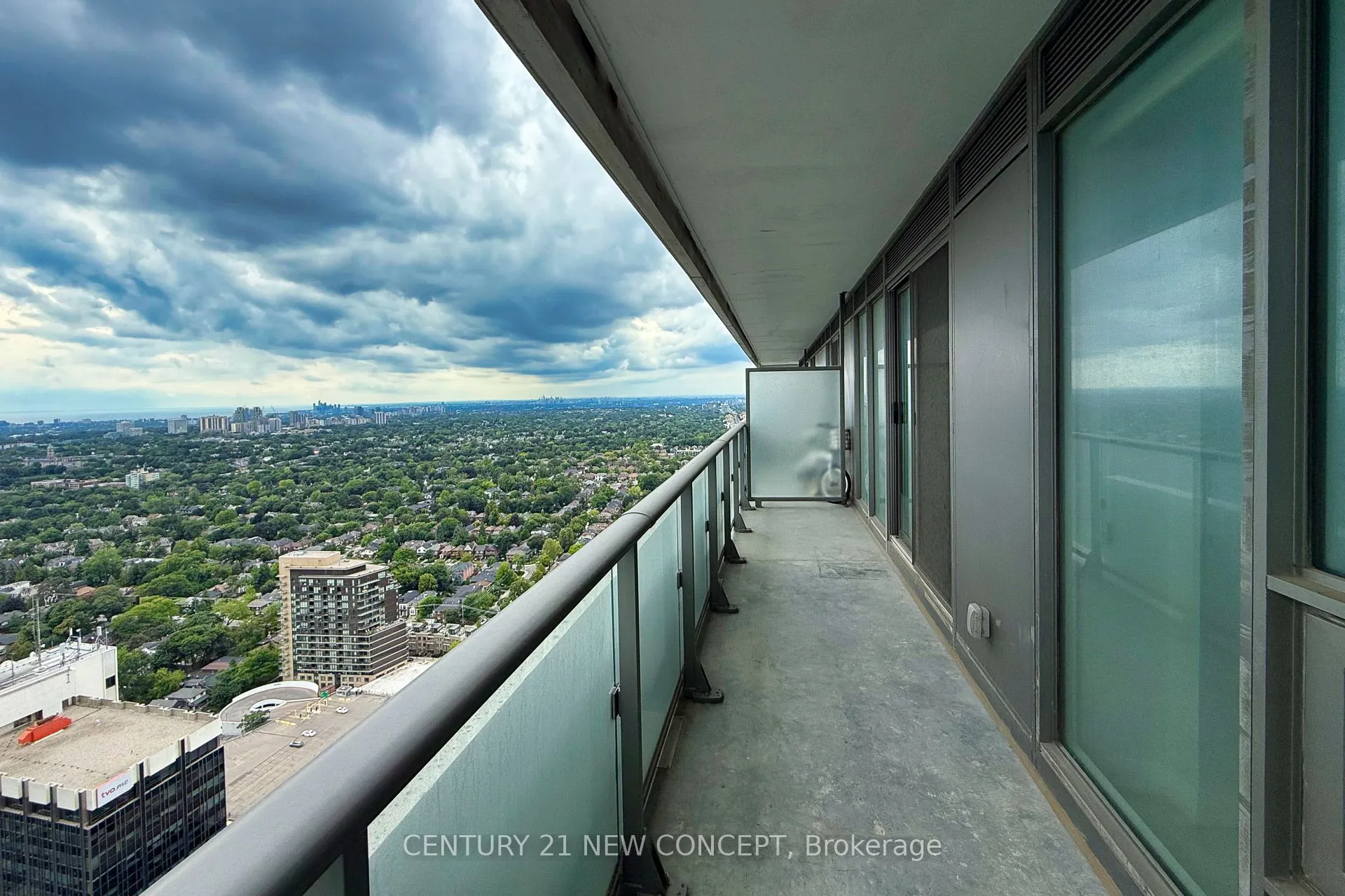 2221 Yonge Street, #3906