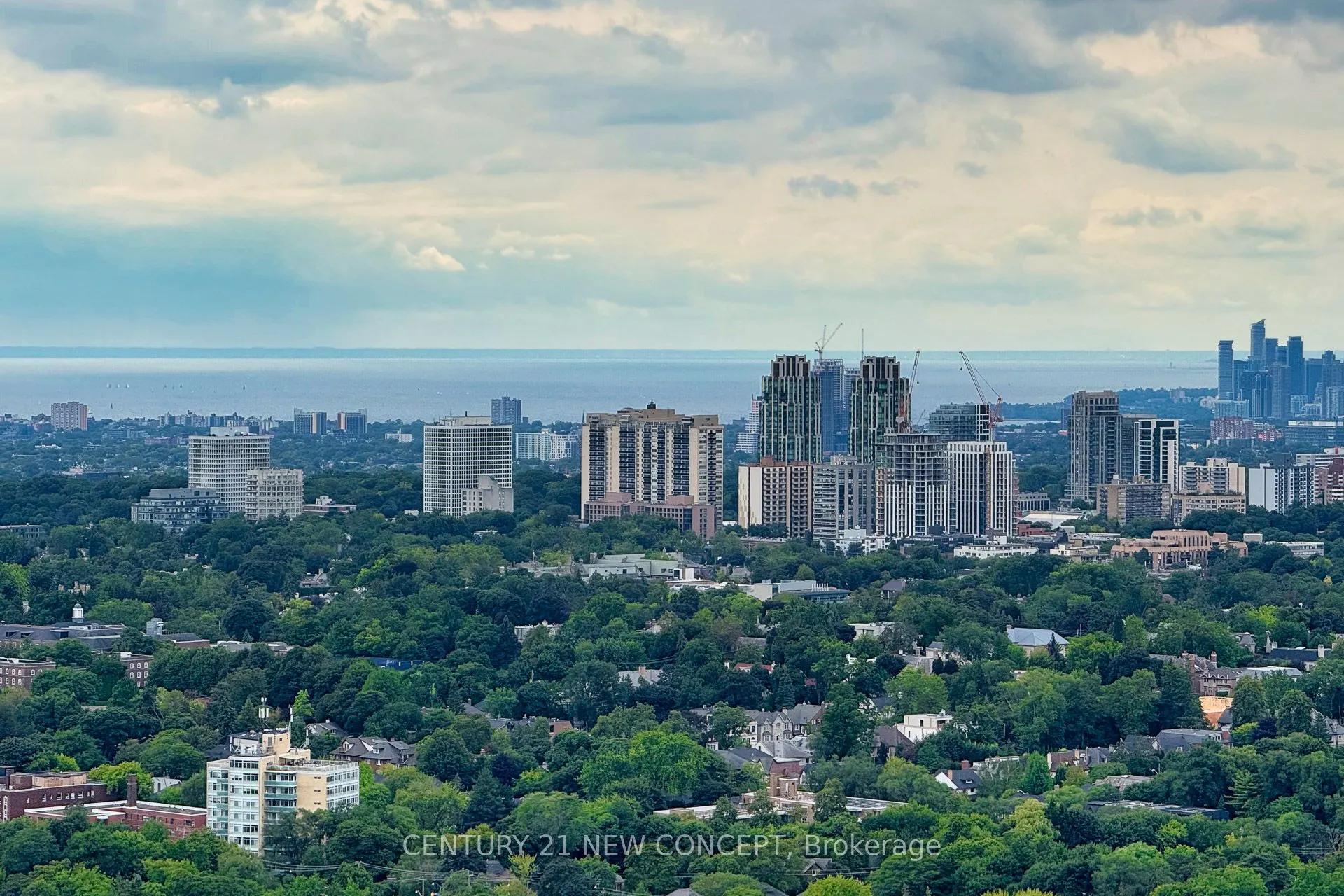 2221 Yonge Street, #3906