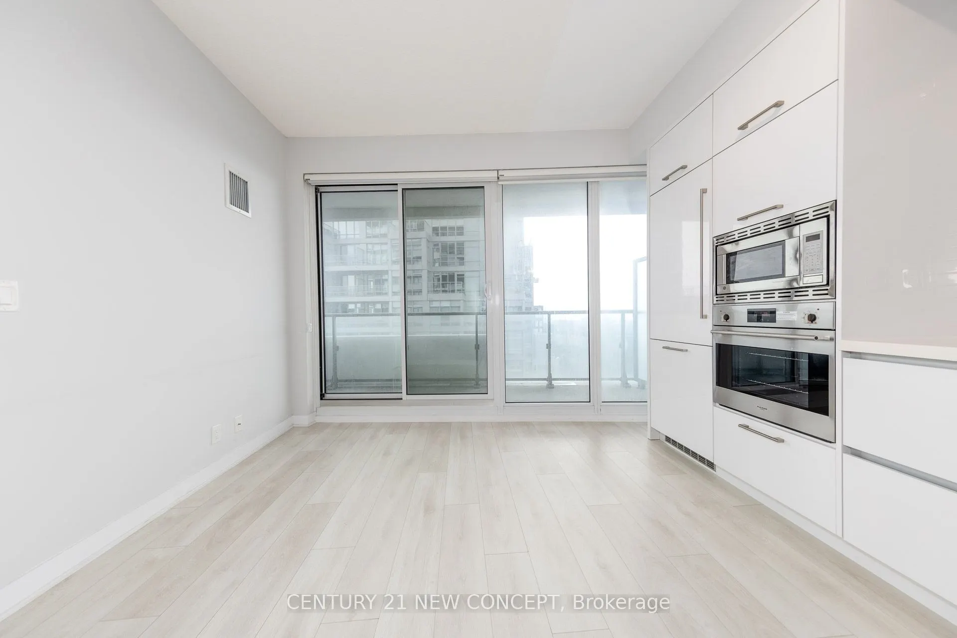 2221 Yonge Street, #3906
