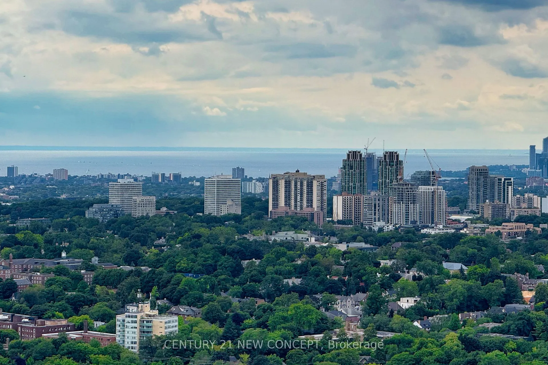 2221 Yonge Street, #3906