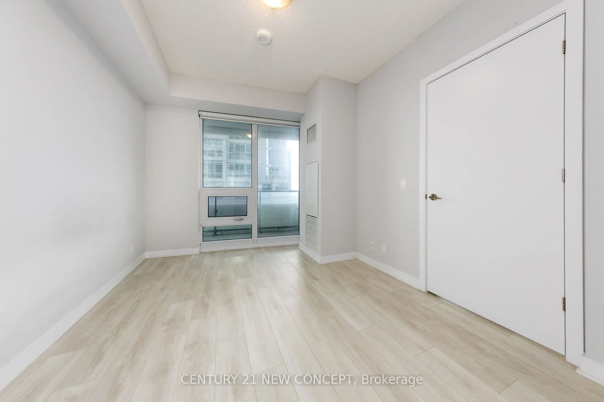2221 Yonge Street, #3906