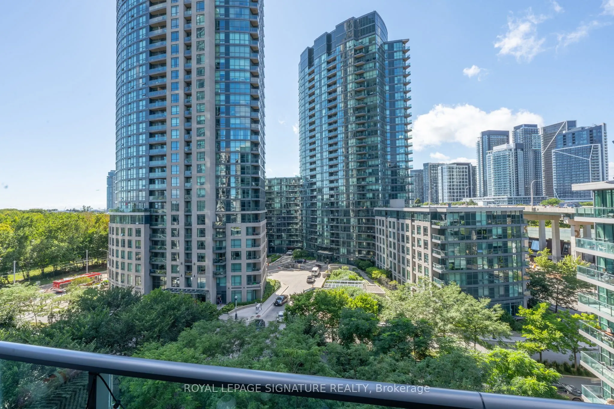209 Fort York Boulevard, #884