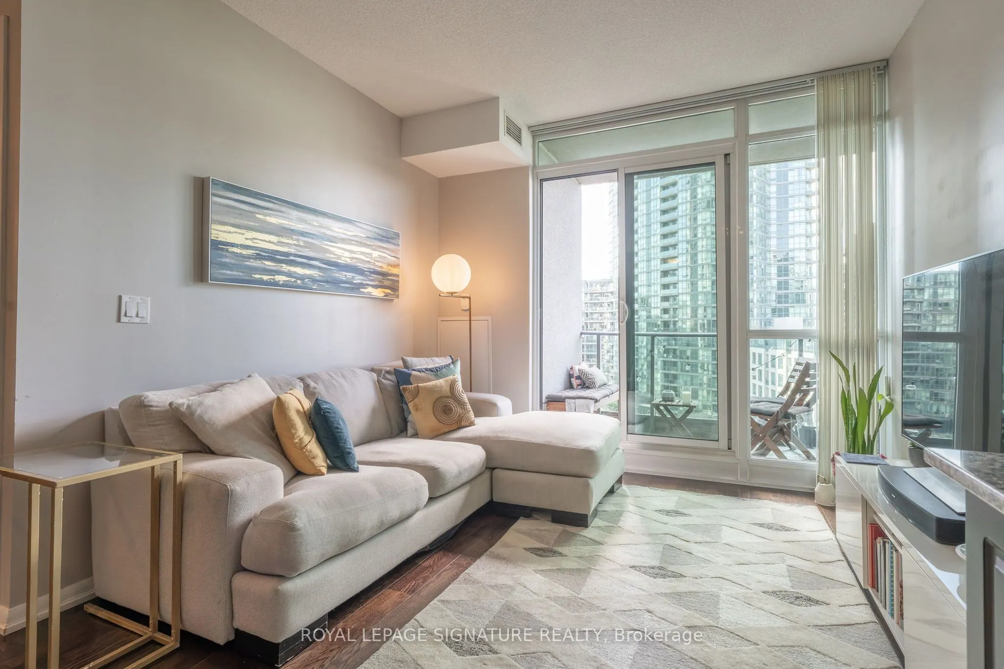209 Fort York Boulevard, #884