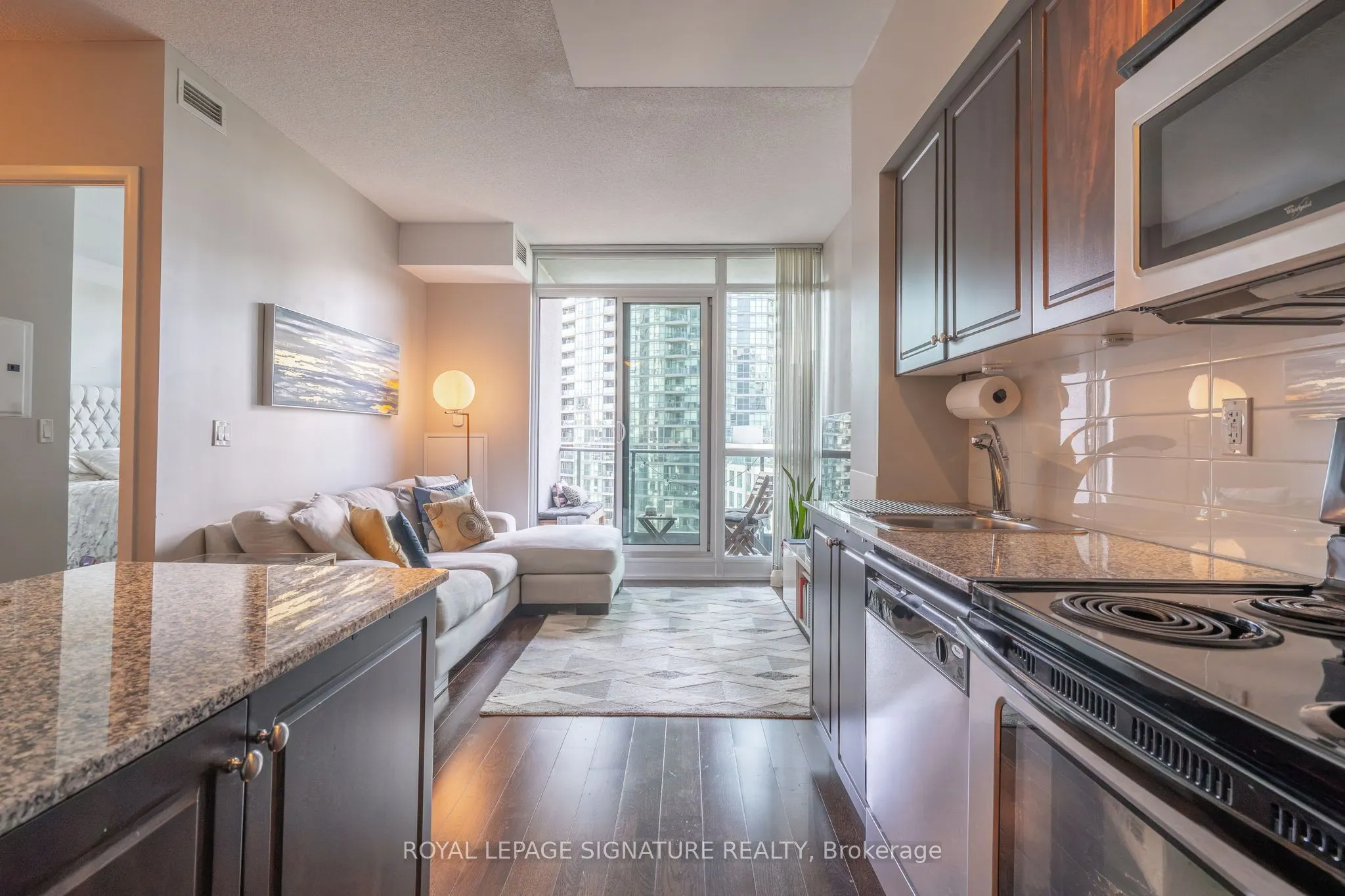 209 Fort York Boulevard, #884