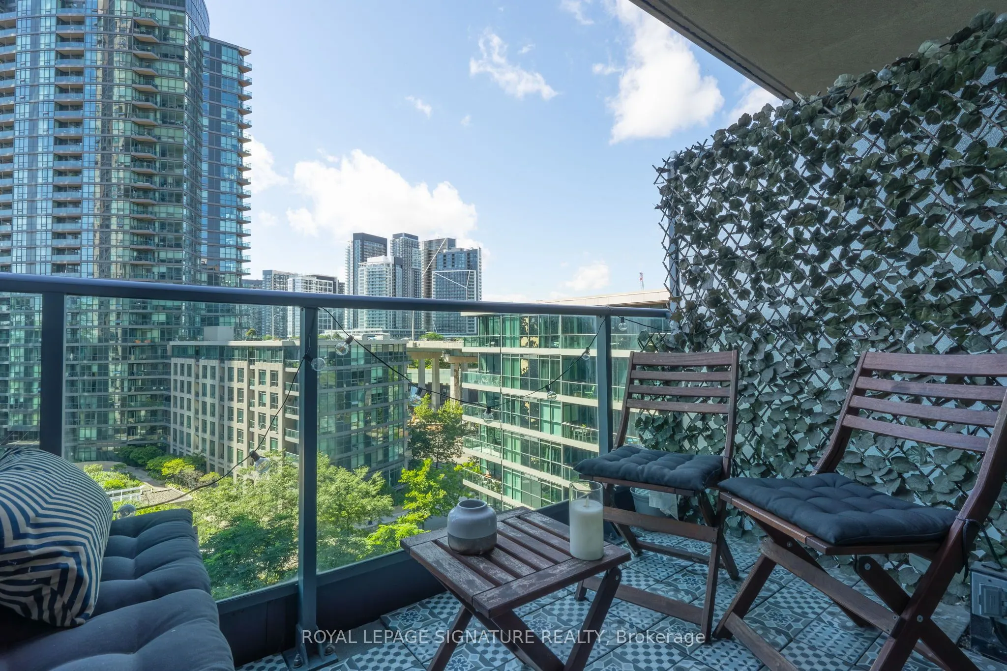209 Fort York Boulevard, #884