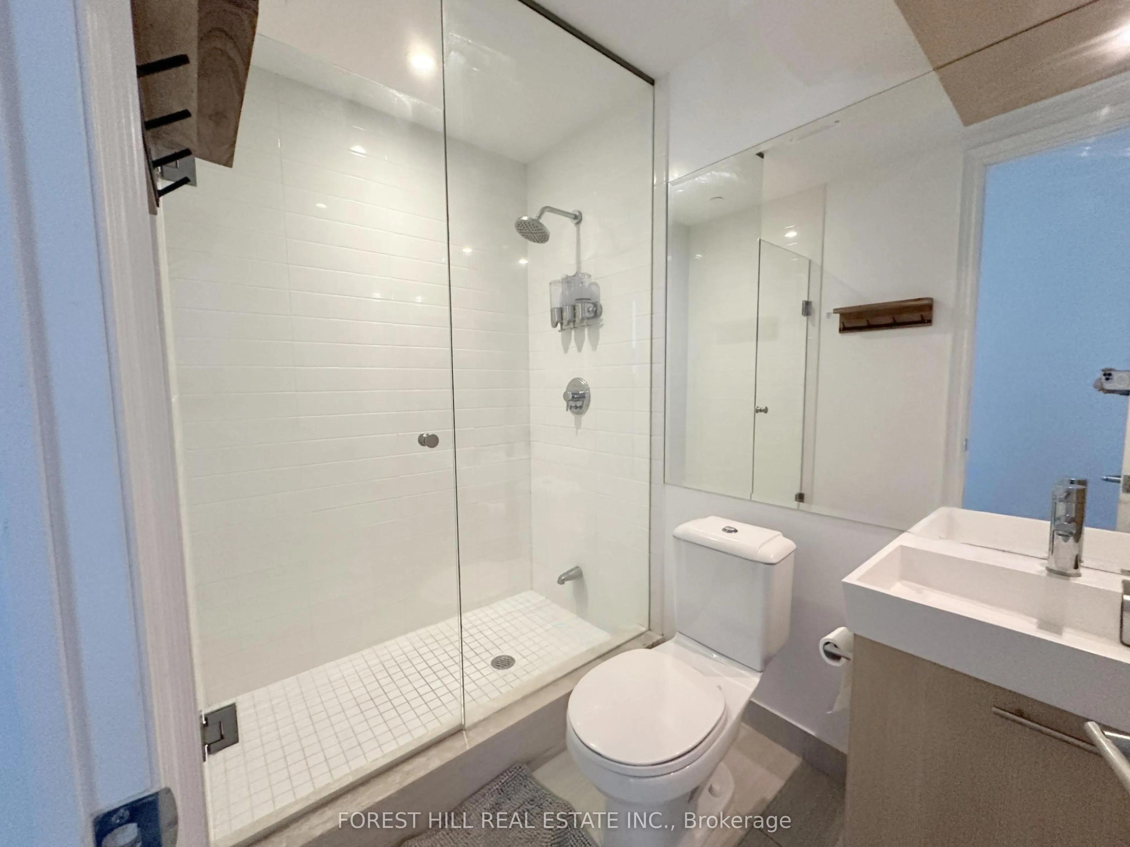 388 Yonge Street, #6410