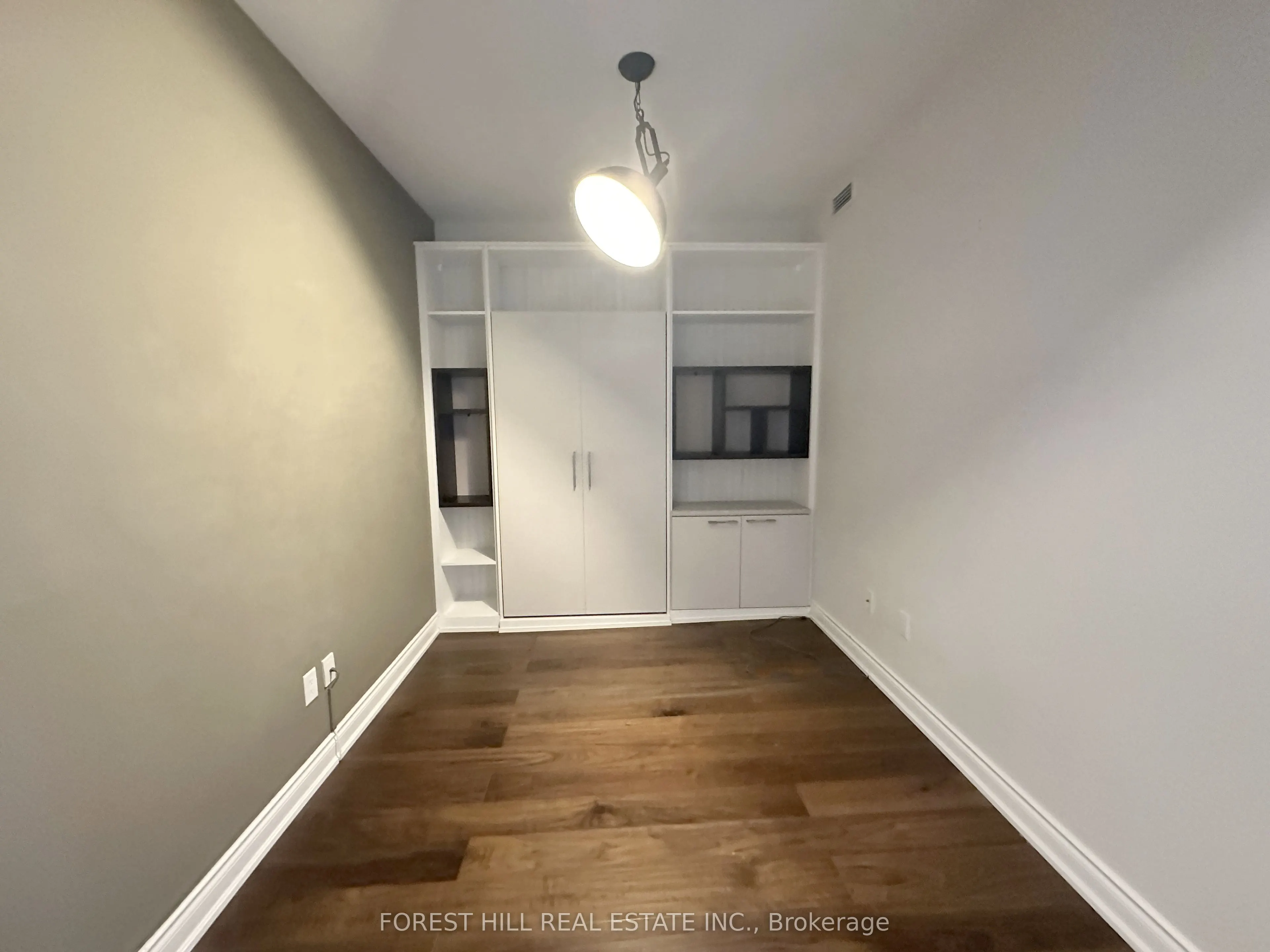 388 Yonge Street, #6410
