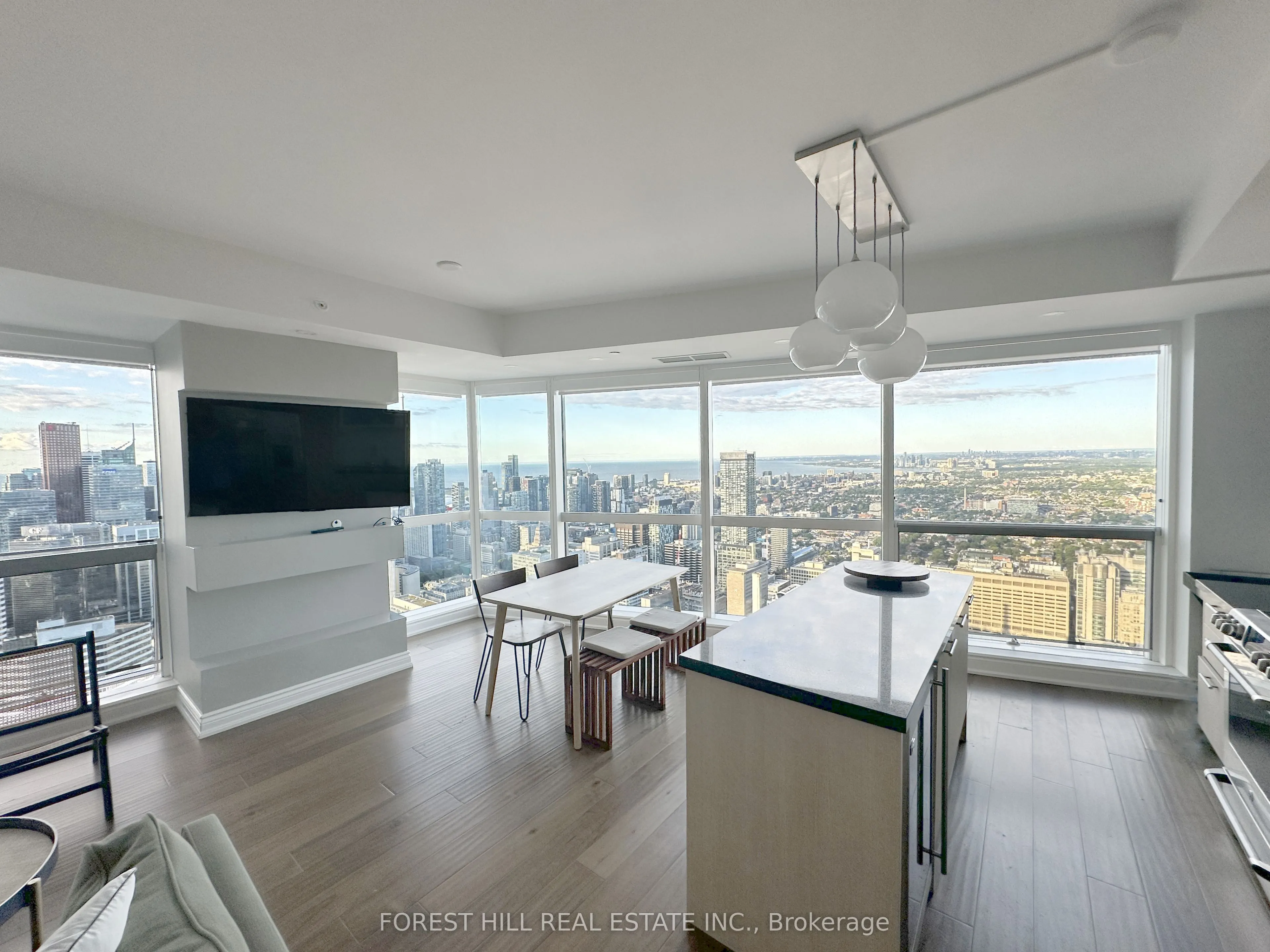388 Yonge Street, #6410