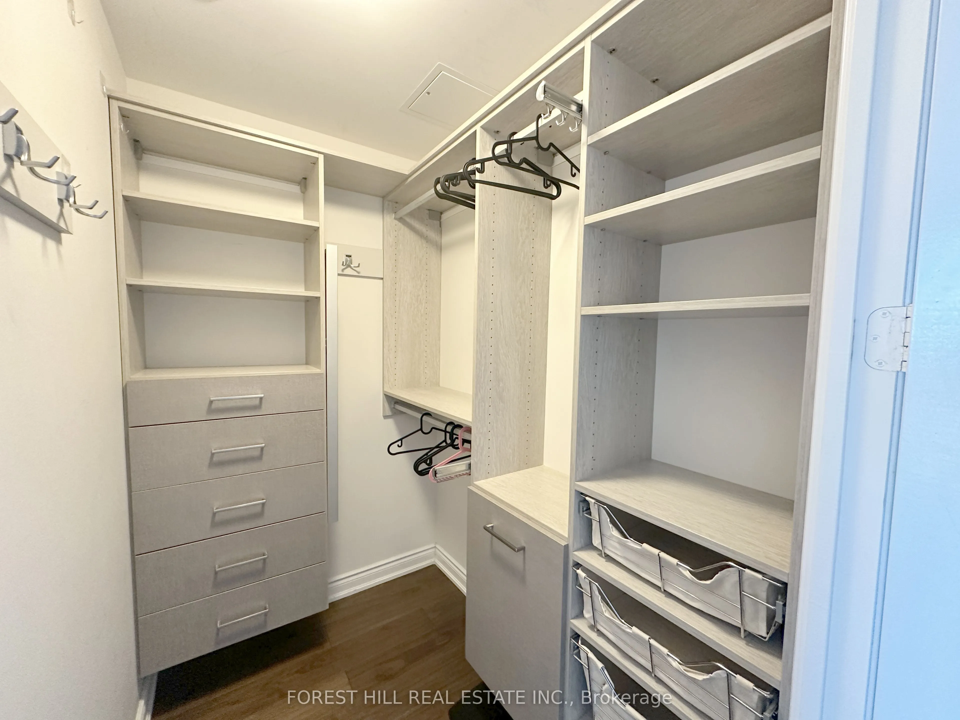 388 Yonge Street, #6410